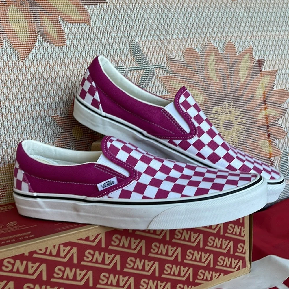 Vans Classic Slip-0n
(Checkerboard) Fuchsia Re VN000XG8AZY
Men’s Sneakers - Picture 6 of 16